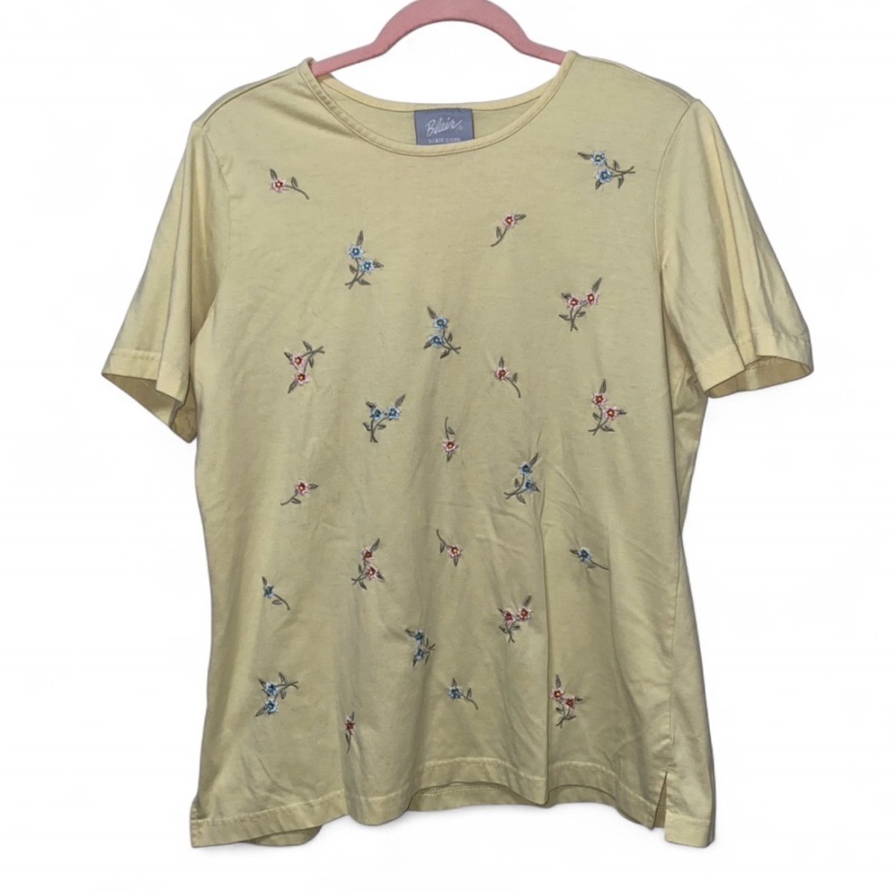 Adorable Vintage 90s Butter Yellow Ditsy Floral Print Cottagecore Soft T-Shirt
